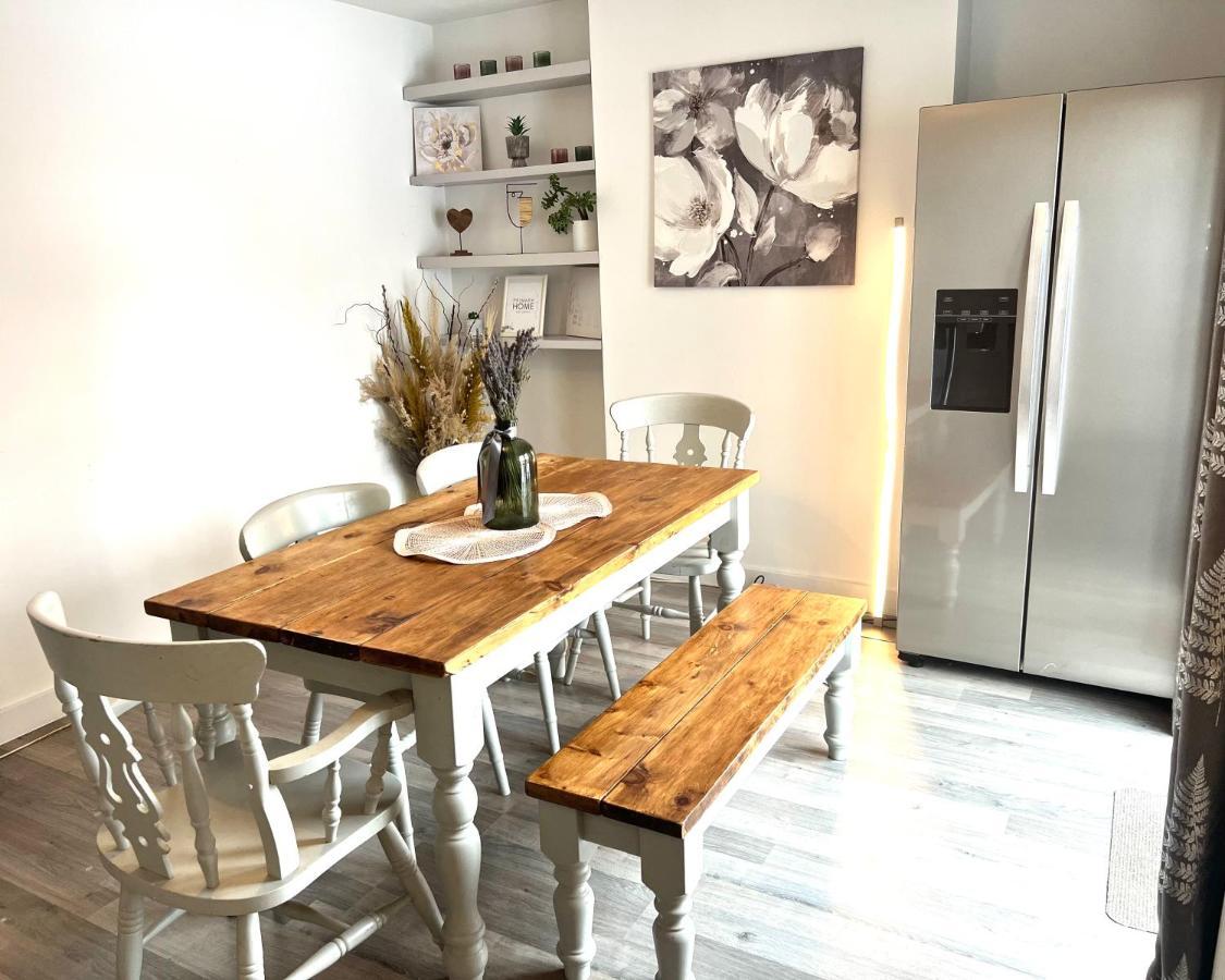 Lovely Single Room Лондон Экстерьер фото